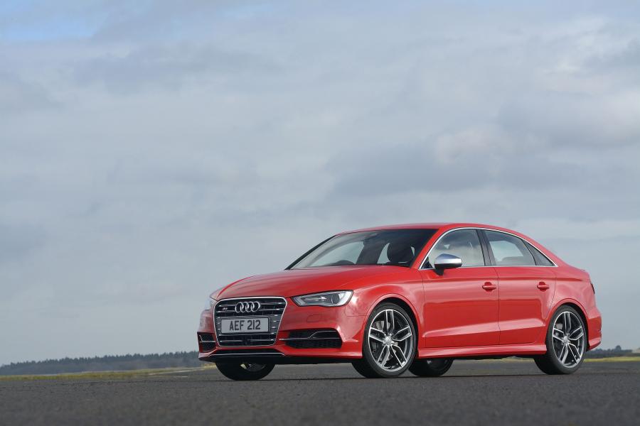  Audi S3 Sedan (8V) 2013 года  (UK) (фото 4 из 53)